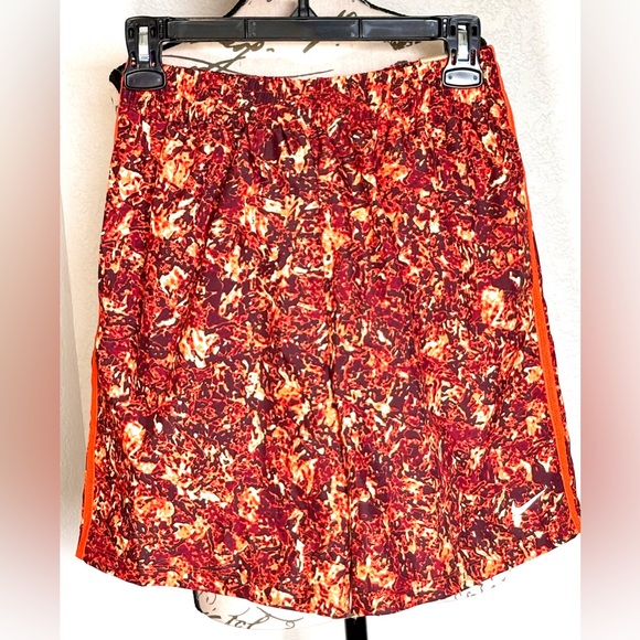 Boy's XL Nike Standard Fit Training Athletic Shorts Orange Fire Camo Design NWT - Picture 2 of 6